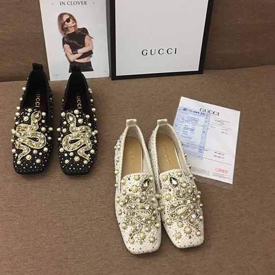 Gucci品牌折扣女鞋 新款柳釘彩鉆蛇形單鞋