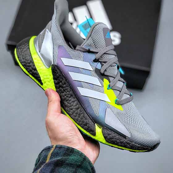 阿迪達斯/adidas Boost X9000L4 系列整體造型極具速度感