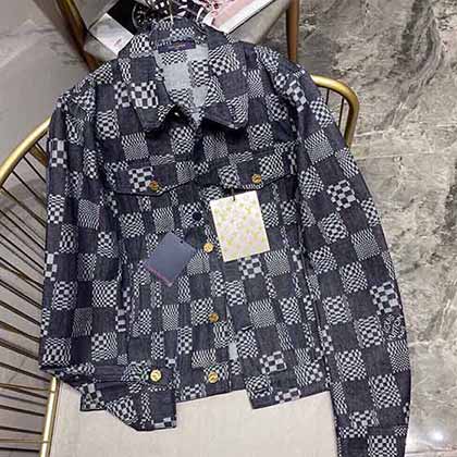 Louis vuittin全新Damier 圖案復古丹寧牛仔外套！