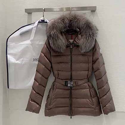 最新法國代購！MONCLER 新款女毛毛領連帽收腰帶羽絨服